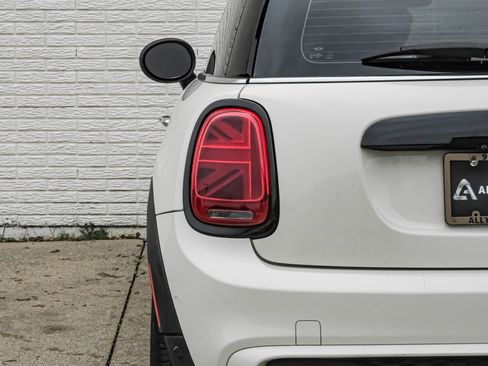 Used 2019 MINI Cooper S w/ Premium Package image 40