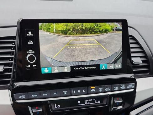 Certified 2025 Honda Odyssey Touring image 24