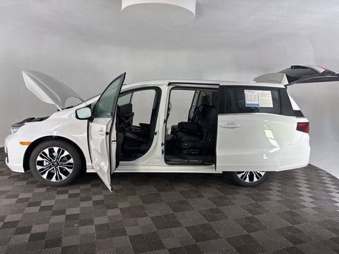 Used 2026 Honda Odyssey Elite image 15