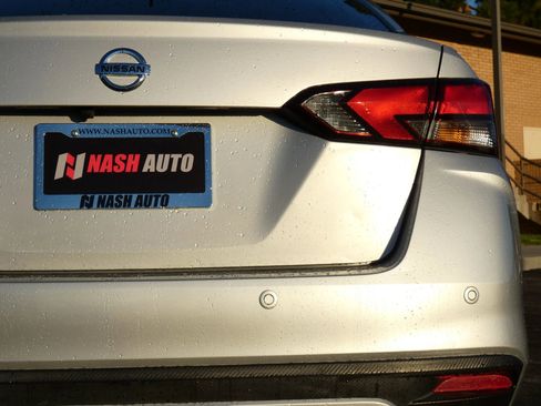 Used 2020 Nissan Versa S image 9