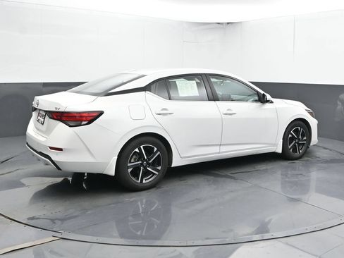 Used 2024 Nissan Sentra SV FWD image 3