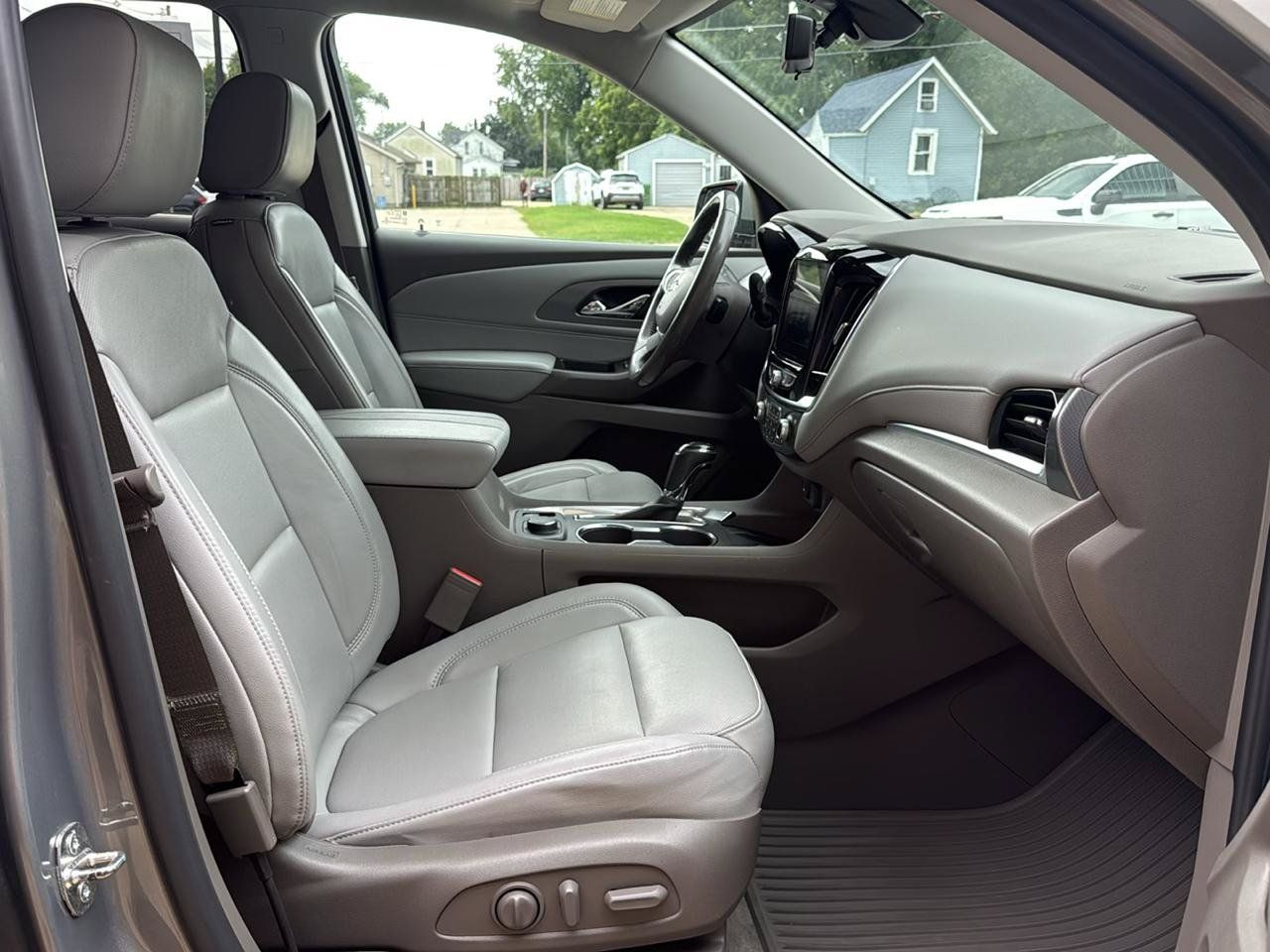 Used 2019 Chevrolet Traverse Premier FWD image 25