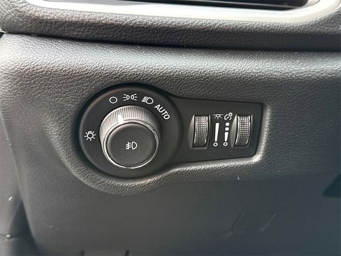 New 2026 Chrysler Pacifica Select w/ S Appearance Package image 26