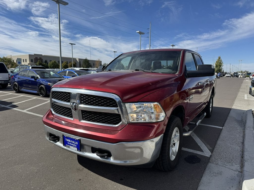 Used 2015 RAM 1500 Classic SLT w/ Luxury Group AWD/4WD image 3