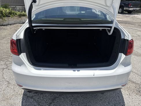 Used 2012 Volkswagen Jetta GLI FWD image 25