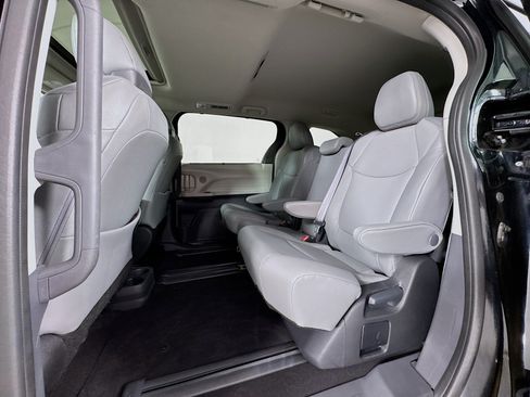 Certified 2024 Toyota Sienna XLE w/ XLE Plus Package FWD image 25
