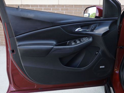 Used 2017 Chevrolet Volt Premier w/ Driver Confidence II Package FWD image 12