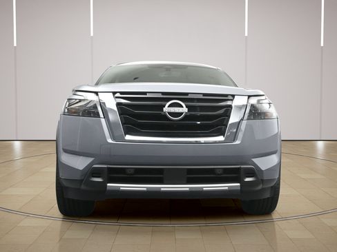 Certified 2025 Nissan Pathfinder Platinum w/ Cargo Package FWD image 26