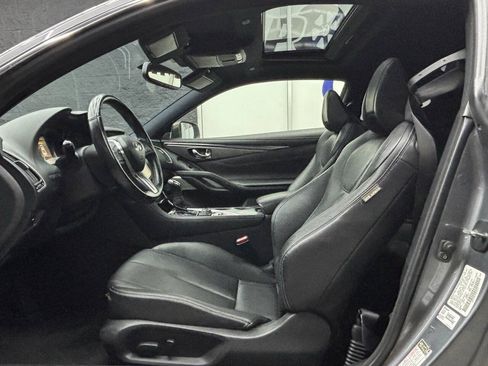 Used 2017 INFINITI Q60 3.0t w/ Cargo Package RWD image 18