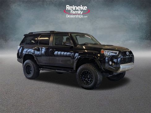 Used 2019 Toyota 4Runner TRD Off-Road image 3