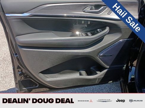 New 2024 Jeep Grand Cherokee Overland image 10