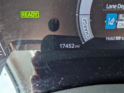 Used 2025 Toyota Camry LE w/ Convenience Package AWD/4WD image 21