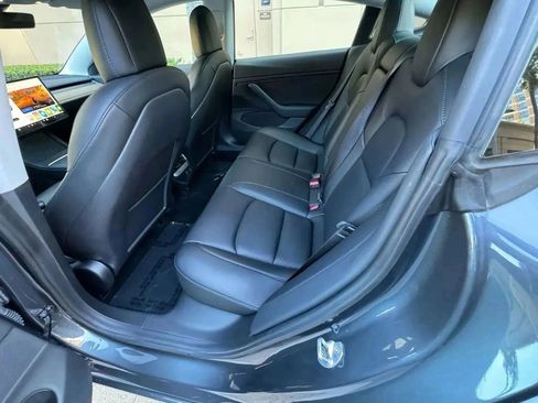Used 2023 Tesla Model 3 Standard Range image 13