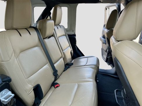 Used 2018 Jeep Wrangler Unlimited Rubicon image 28