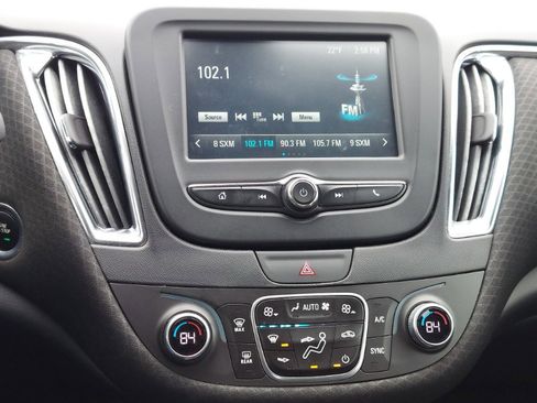 Used 2017 Chevrolet Malibu Hybrid image 13