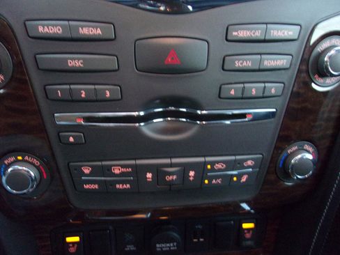 Used 2018 Nissan Armada SL w/ Moonroof Package image 26