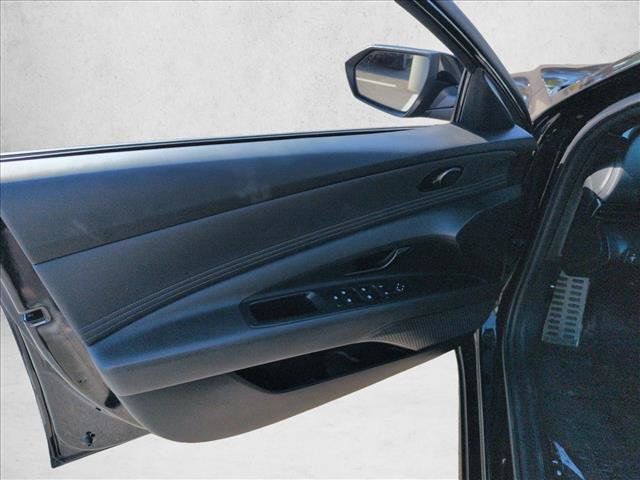 Used 2025 Hyundai Elantra Sport FWD image 10