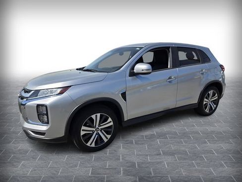 Used 2025 Mitsubishi Outlander Sport SE AWD/4WD image 3