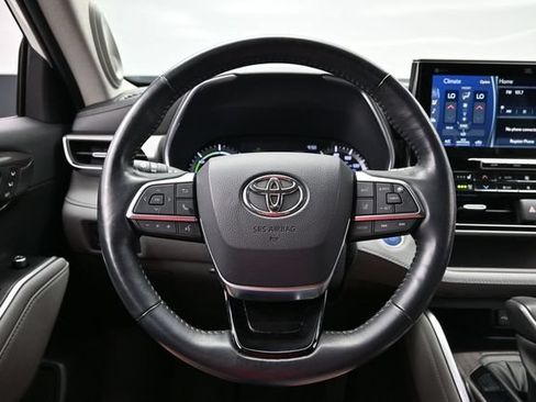 Used 2021 Toyota Highlander Platinum AWD/4WD image 28