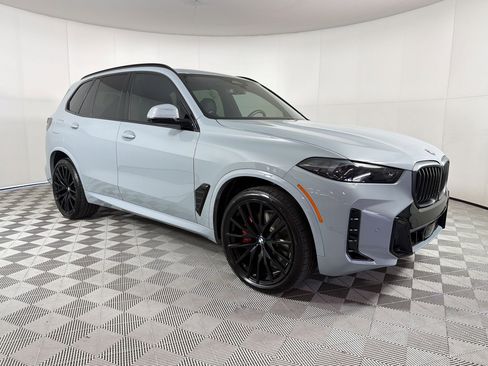 Used 2025 BMW X5 xDrive40i w/ M Sport Package AWD/4WD image 7