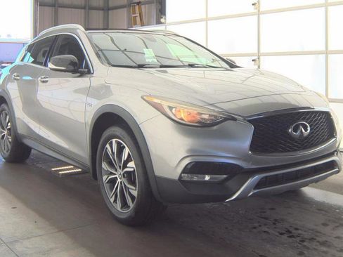 Used 2018 INFINITI QX30 Premium w/ Cargo Package image 6