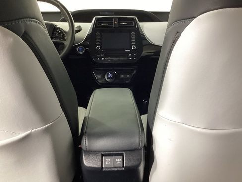 Used 2022 Toyota Prius XLE FWD image 25