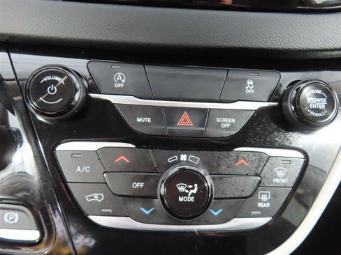 Used 2023 Chrysler Voyager LX FWD image 28