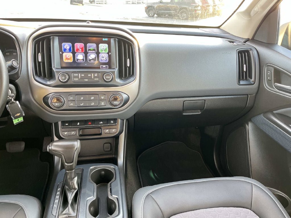 Used 2017 Chevrolet Colorado Z71 AWD/4WD image 12