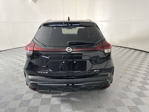 Used 2021 Nissan Kicks SV FWD image 7
