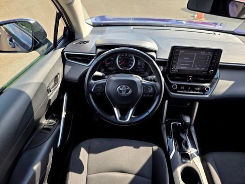 Used 2022 Toyota Corolla Cross LE AWD/4WD image 12