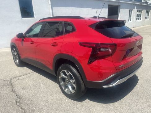 New 2026 Chevrolet Trax LT w/ Driver Confidence Package FWD image 3