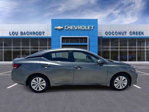 Used 2025 Nissan Sentra S FWD image 9