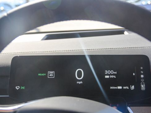 New 2025 Volvo EX90 Plus image 21