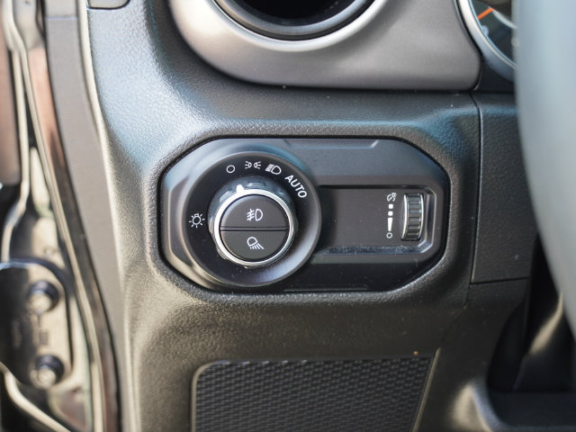 Used 2023 Jeep Gladiator Sport AWD/4WD image 18