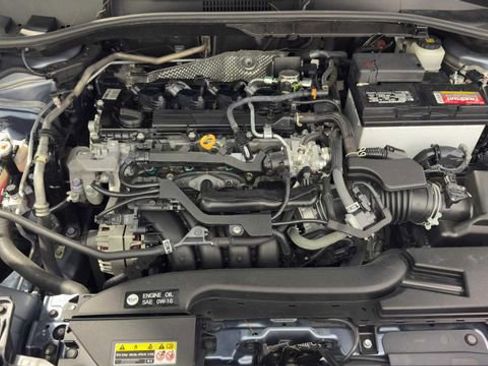 Used 2023 Toyota Corolla Cross L image 34
