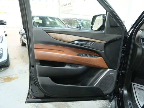 Used 2015 Cadillac Escalade ESV Premium image 18