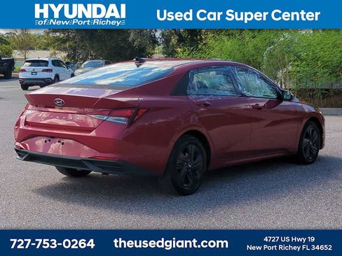 Used 2022 Hyundai Elantra SEL FWD image 5