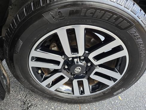 Used 2018 Toyota 4Runner Limited image 14