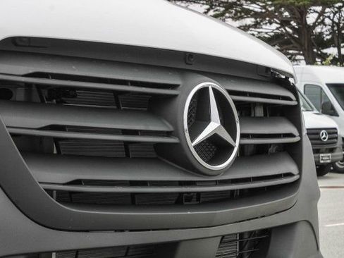 New 2025 Mercedes-Benz Sprinter 2500 image 5
