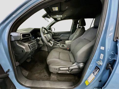 Used 2026 Toyota 4Runner SR5 AWD/4WD image 13