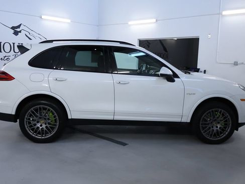 Used 2017 Porsche Cayenne S Platinum w/ Premium Package (PJW) AWD/4WD image 8