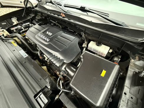 Used 2017 Nissan Titan SL AWD/4WD image 40