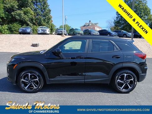 Used 2022 Chevrolet TrailBlazer RS w/ Sun and Liftgate Package image 3