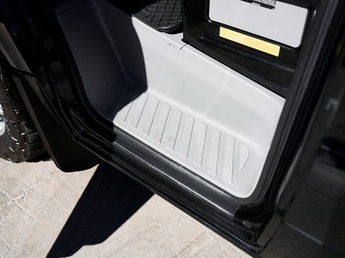 Used 2017 Mercedes-Benz Sprinter 3500 image 25