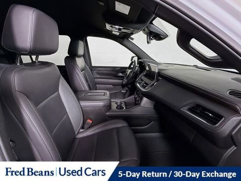 Used 2024 Chevrolet Suburban LT image 32