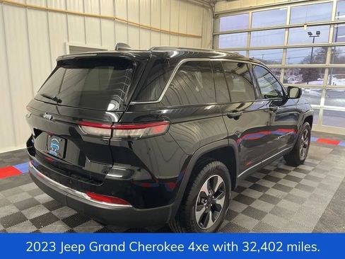 Used 2023 Jeep Grand Cherokee 4WD 4xe image 3
