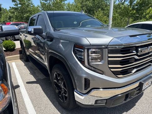 Used 2024 GMC Sierra 1500 SLT w/ X31 Off-Road Package AWD/4WD image 3