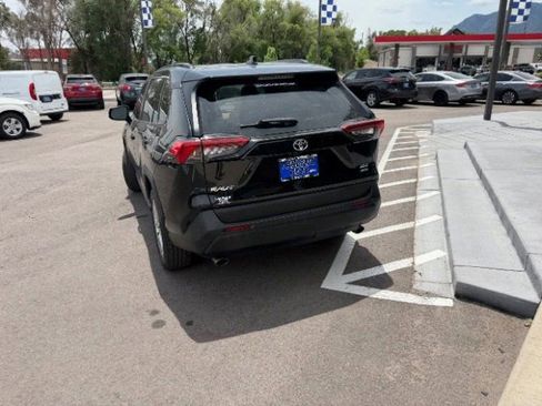 Used 2020 Toyota RAV4 XLE Premium w/ Carpet Mat Package AWD/4WD image 9