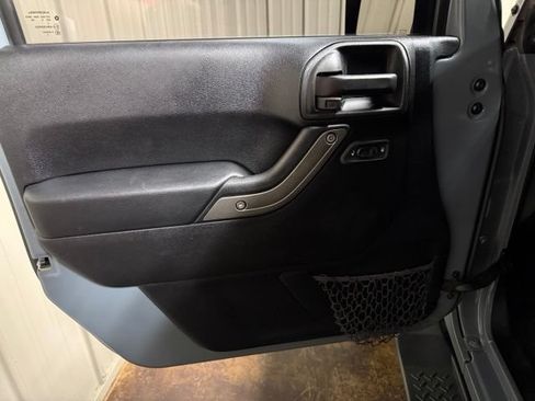 Used 2015 Jeep Wrangler Unlimited Sport w/ Quick Order Package 24S AWD/4WD image 12