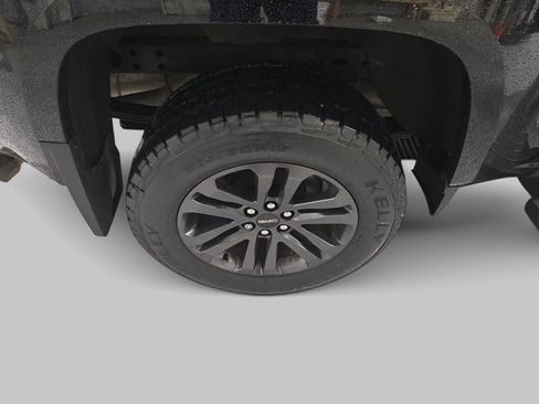 Used 2018 GMC Canyon SLE image 35